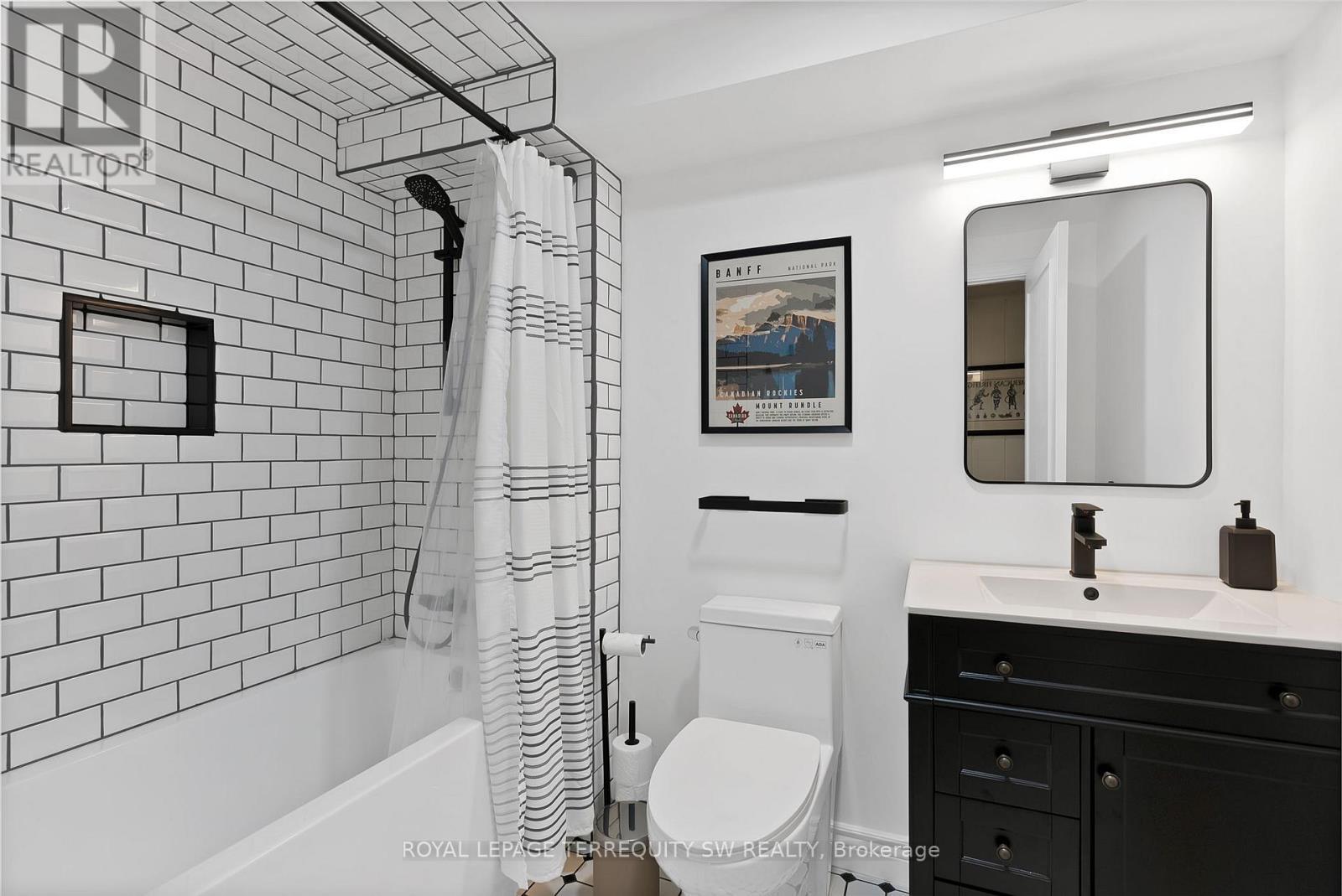 












1169 CARLO COURT

,
Mississauga,




Ontario
L4W3N6

