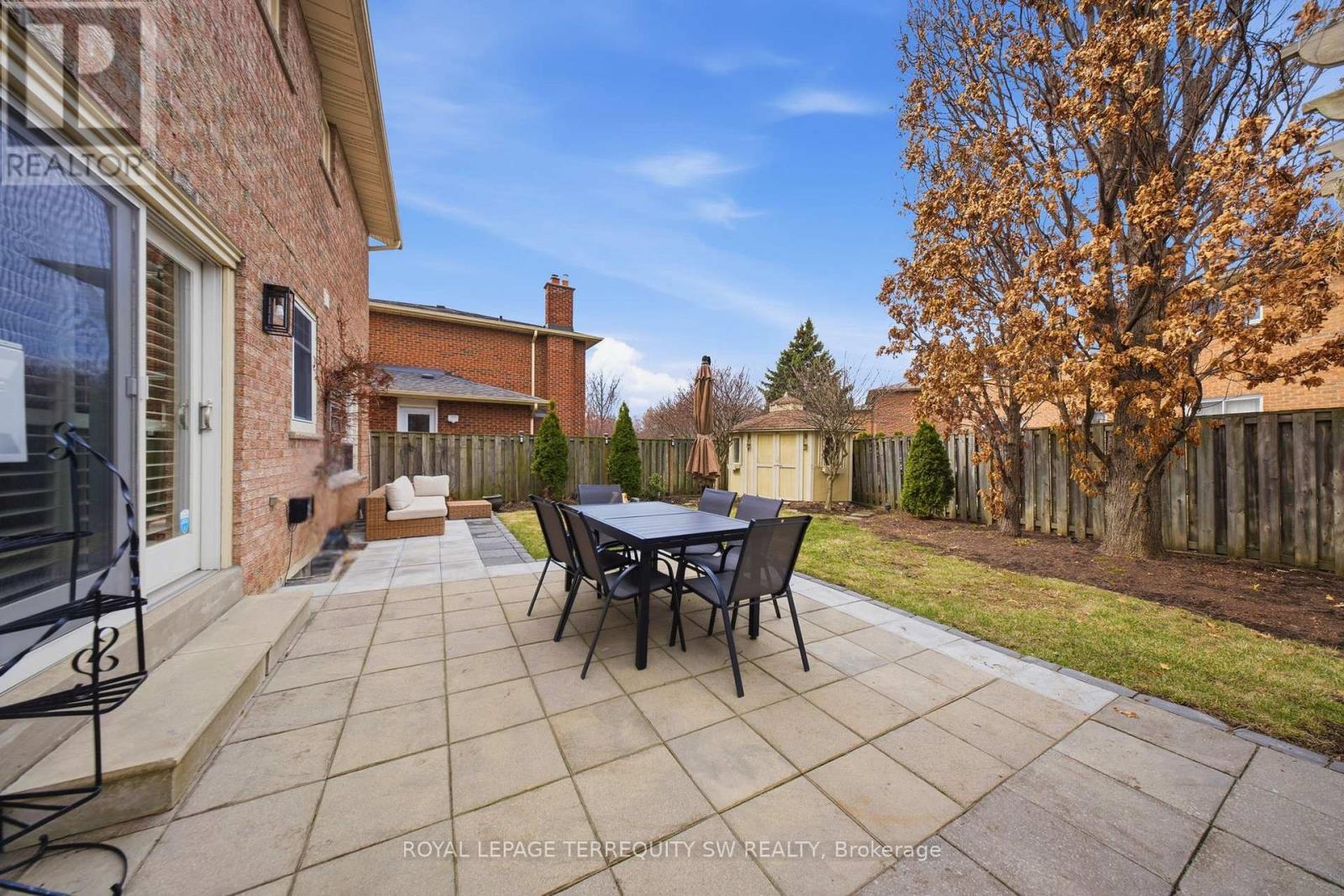 












1169 CARLO COURT

,
Mississauga,




Ontario
L4W3N6

