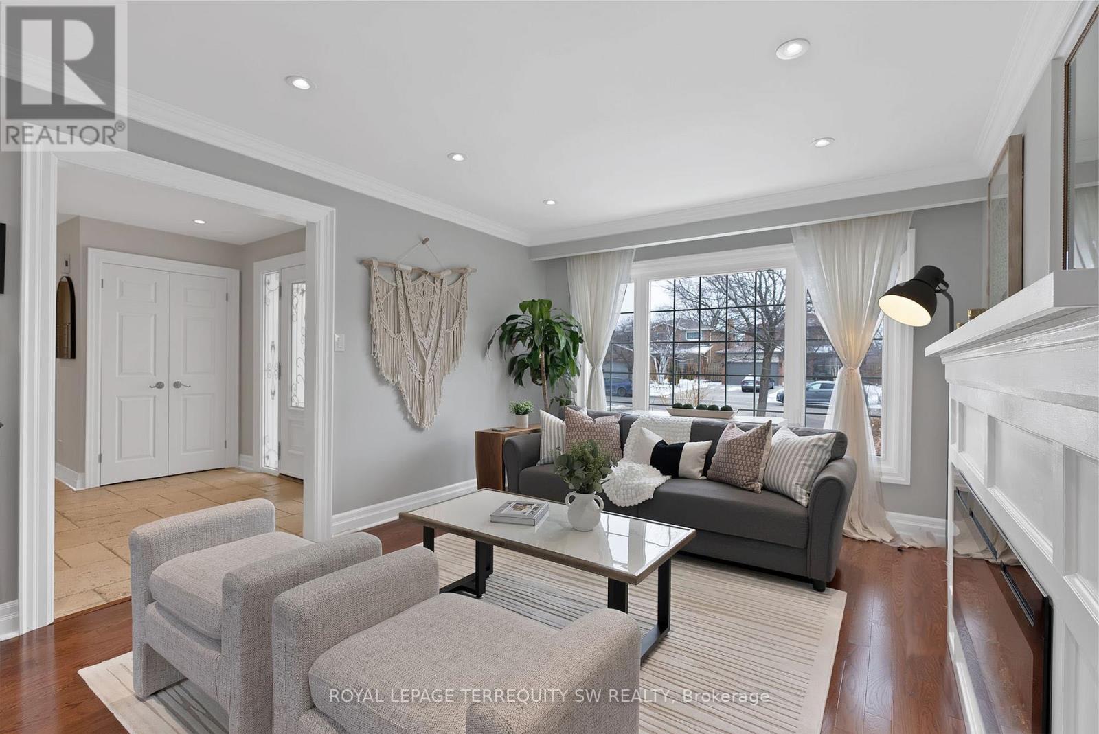 












1169 CARLO COURT

,
Mississauga,




Ontario
L4W3N6

