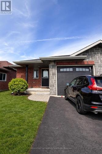 
															
													
													
													5 MCINTOSH CRESCENT W
													
												
												Quinte West (Murray Ward),
												Ontario 