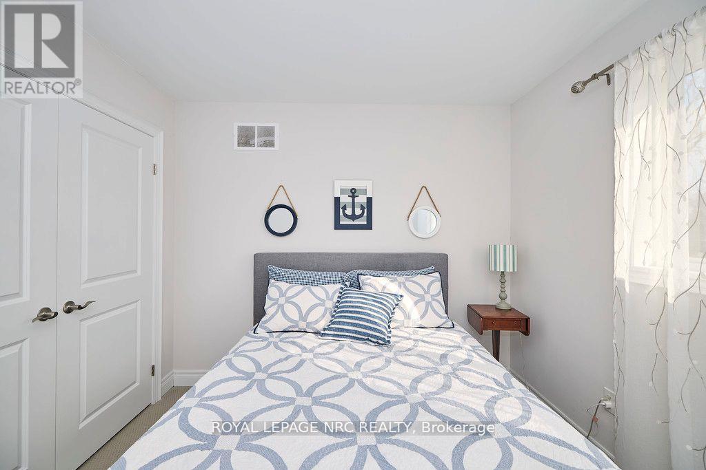 












3806 RYAN AVENUE

,
Fort Erie (Crystal Beach),




Ontario
L0S1B0

