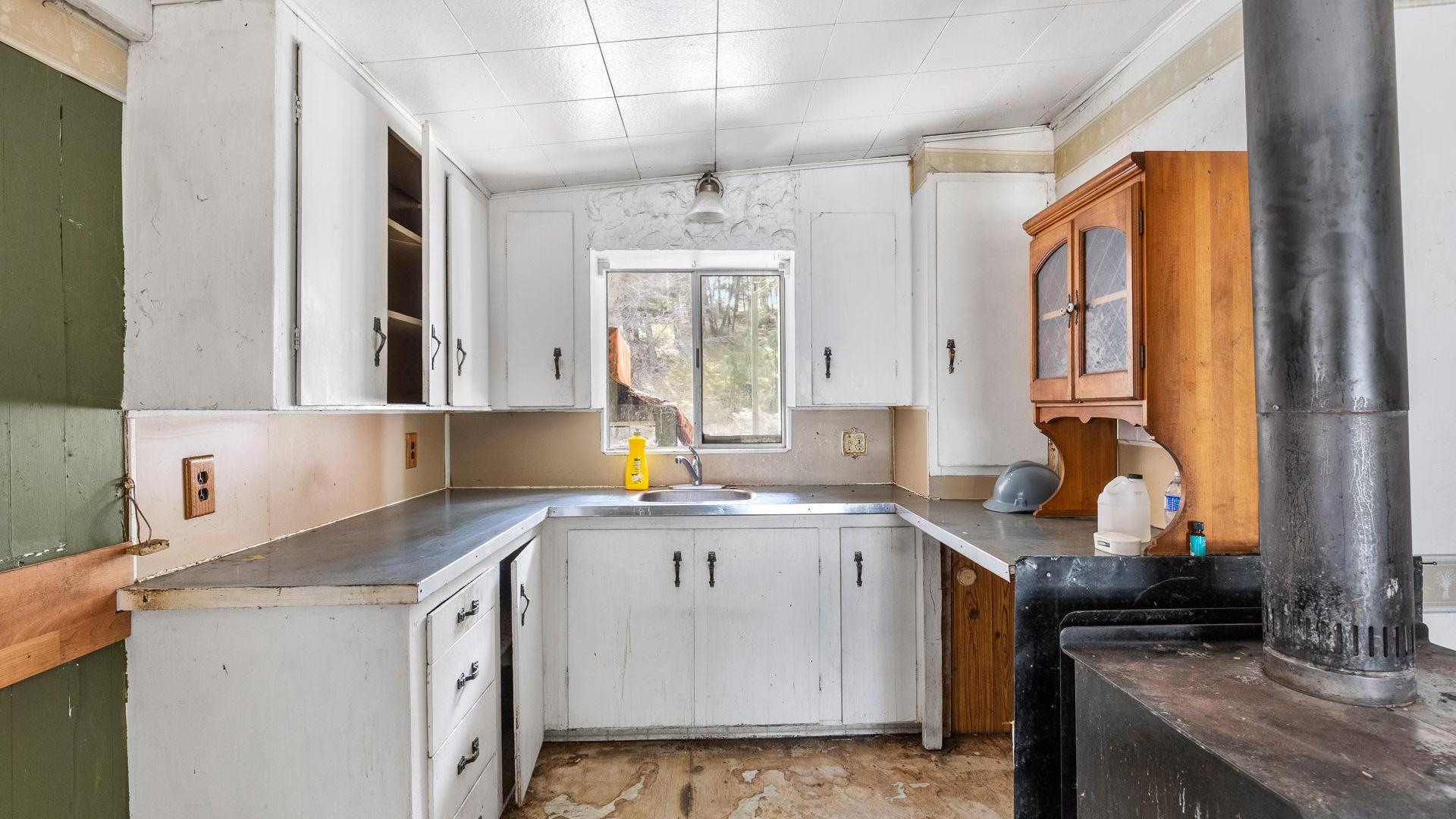 









3525


Mathews

Road,
Kelowna,




BC
V1W 4C6


