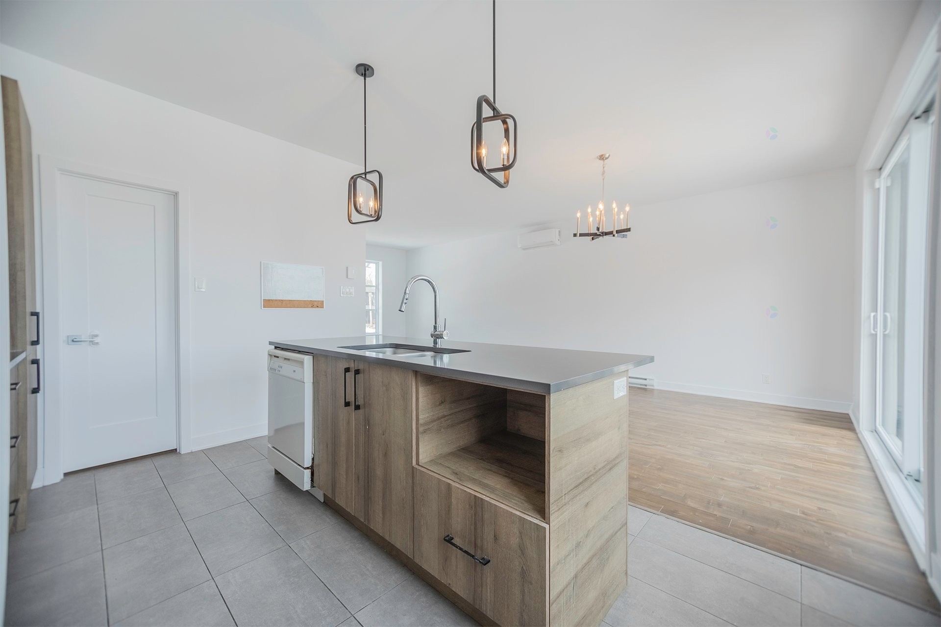 









8774


Rue de Touraine

,
Sorel-Tracy,




QC
J3R0N7

