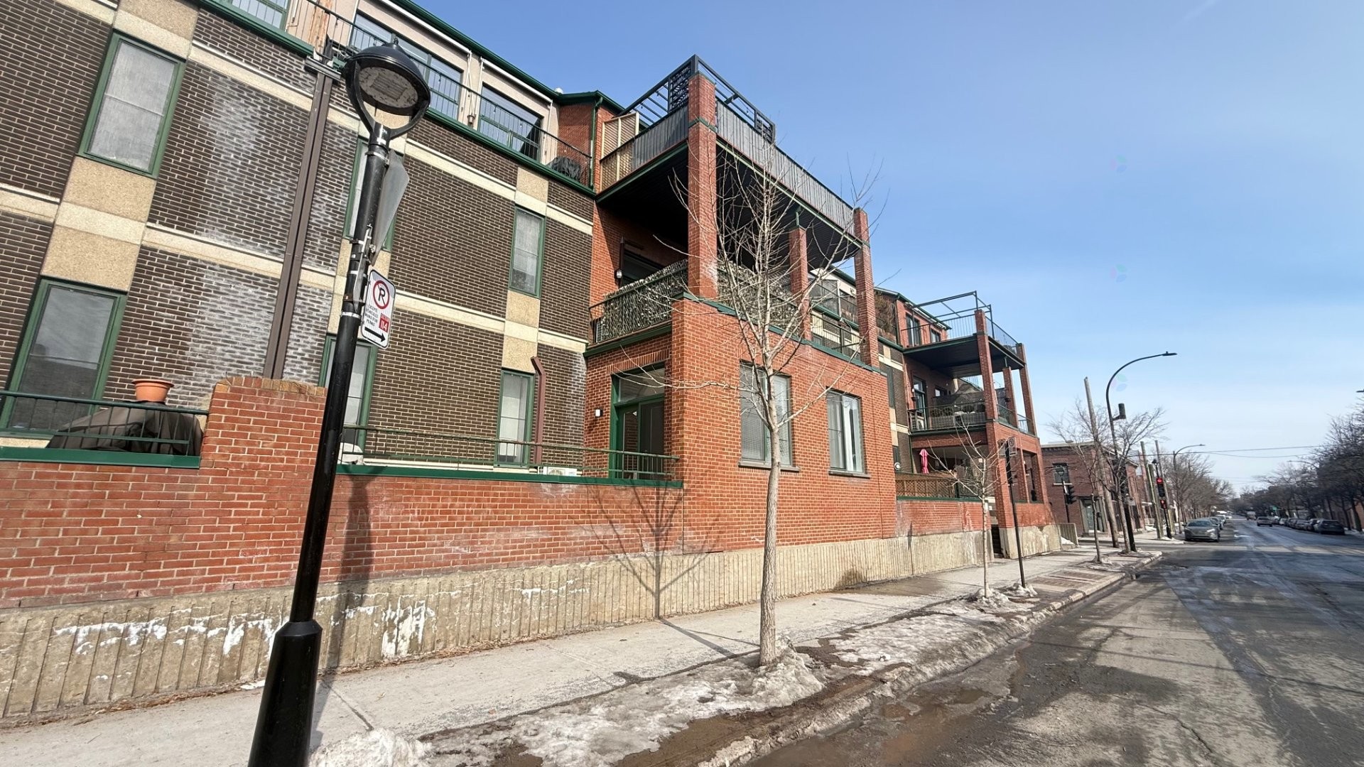 









2801


Rue du Centre

, 332,
Montréal (Le Sud-Ouest),




QC
H3K3C4

