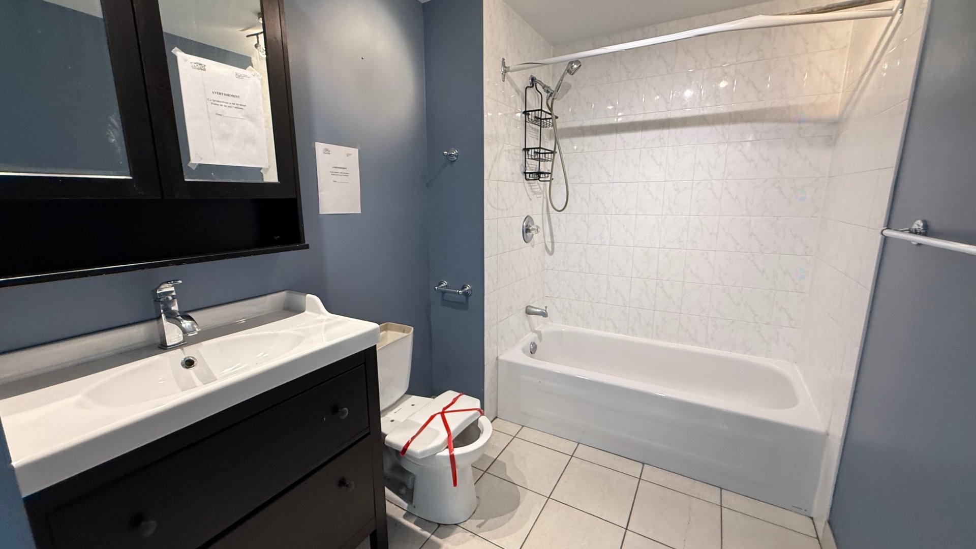 









2801


Rue du Centre

, 332,
Montréal (Le Sud-Ouest),




QC
H3K3C4

