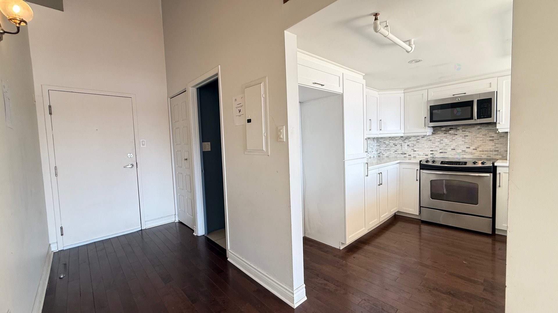 









2801


Rue du Centre

, 332,
Montréal (Le Sud-Ouest),




QC
H3K3C4

