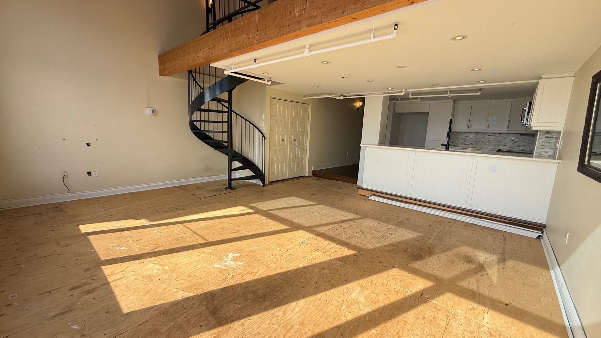 









2801


Rue du Centre

, 332,
Montréal (Le Sud-Ouest),




QC
H3K3C4

