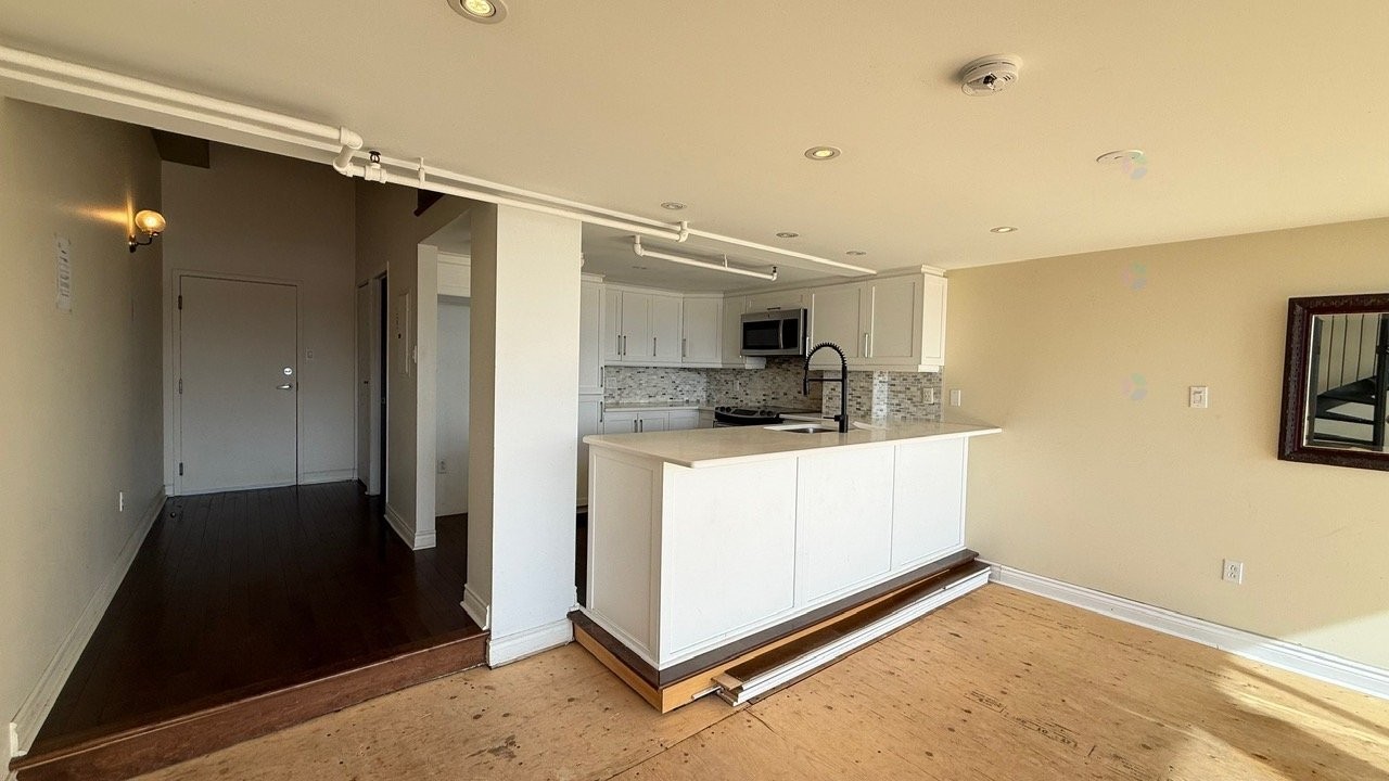 









2801


Rue du Centre

, 332,
Montréal (Le Sud-Ouest),




QC
H3K3C4

