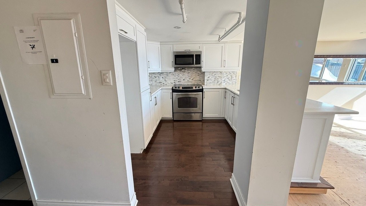 









2801


Rue du Centre

, 332,
Montréal (Le Sud-Ouest),




QC
H3K3C4

