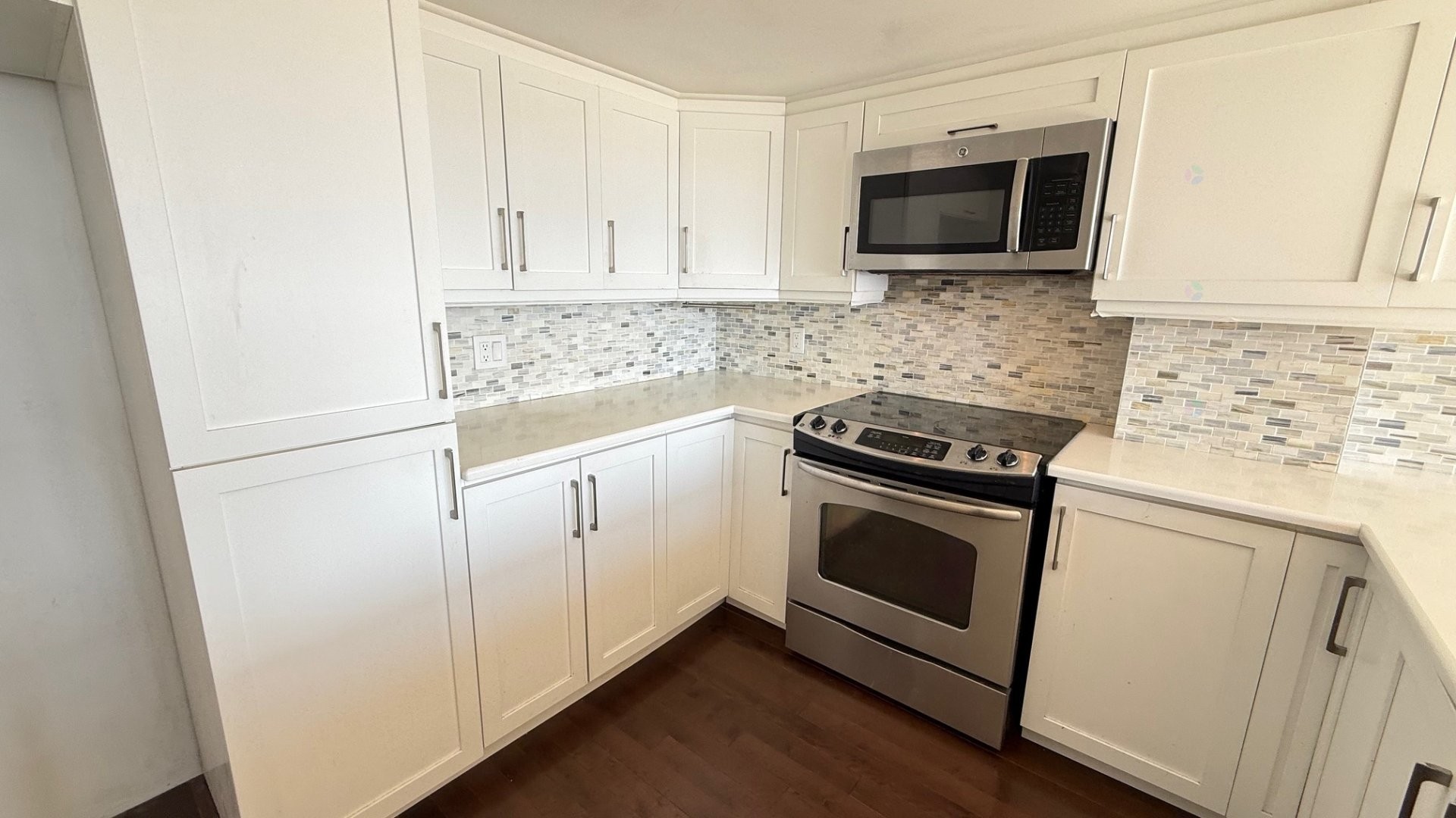 









2801


Rue du Centre

, 332,
Montréal (Le Sud-Ouest),




QC
H3K3C4

