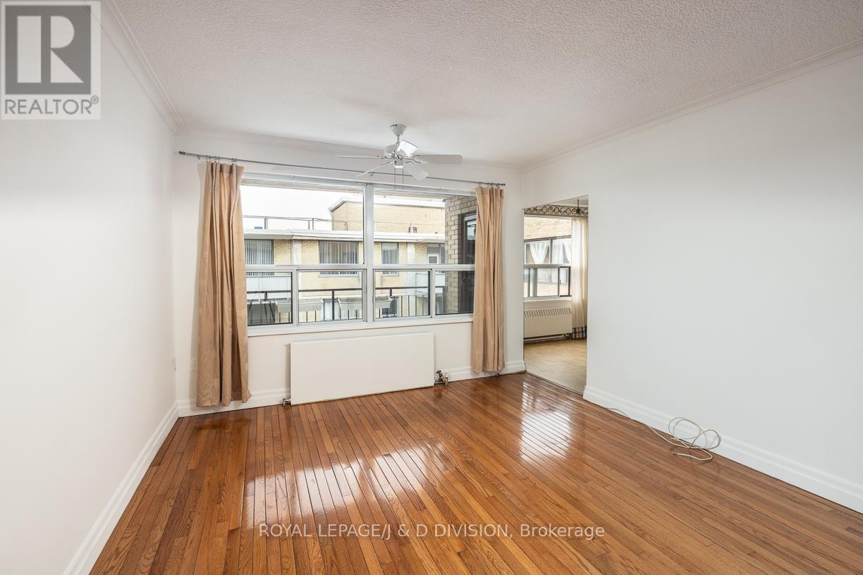 












716 - 660 EGLINTON AVENUE W

,
Toronto,




Ontario
M5N1C3


