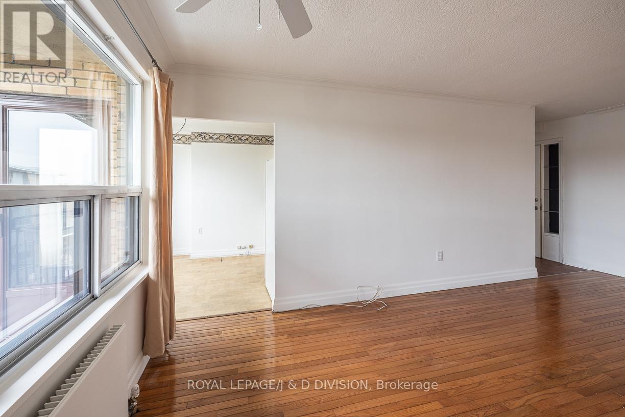 












716 - 660 EGLINTON AVENUE W

,
Toronto,




Ontario
M5N1C3

