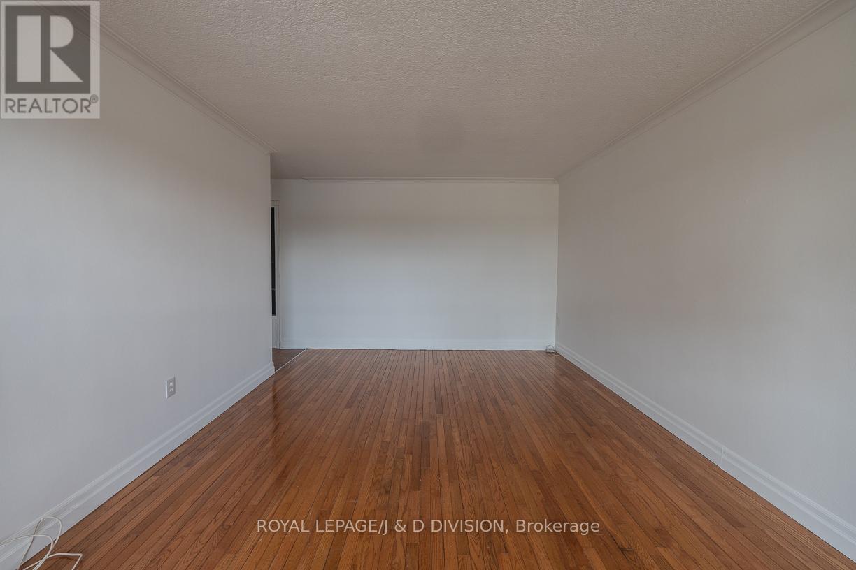 












716 - 660 EGLINTON AVENUE W

,
Toronto,




Ontario
M5N1C3


