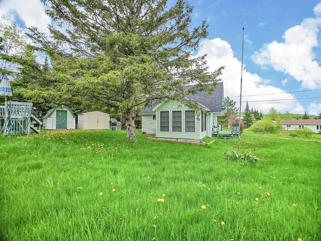 









9


Ch. McMullin

,
Val-des-Monts,




QC
J8N2S5

