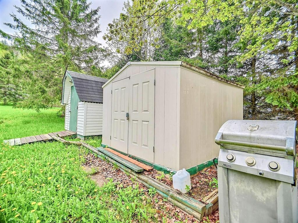 









9


Ch. McMullin

,
Val-des-Monts,




QC
J8N2S5


