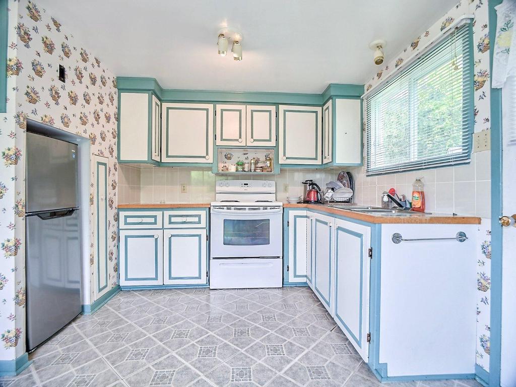 









9


Ch. McMullin

,
Val-des-Monts,




QC
J8N2S5

