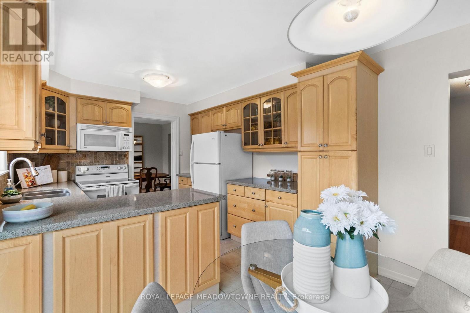 












790 CHILDS DRIVE

,
Milton,




Ontario
L9T4J2

