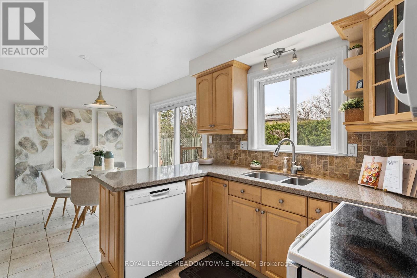 












790 CHILDS DRIVE

,
Milton,




Ontario
L9T4J2

