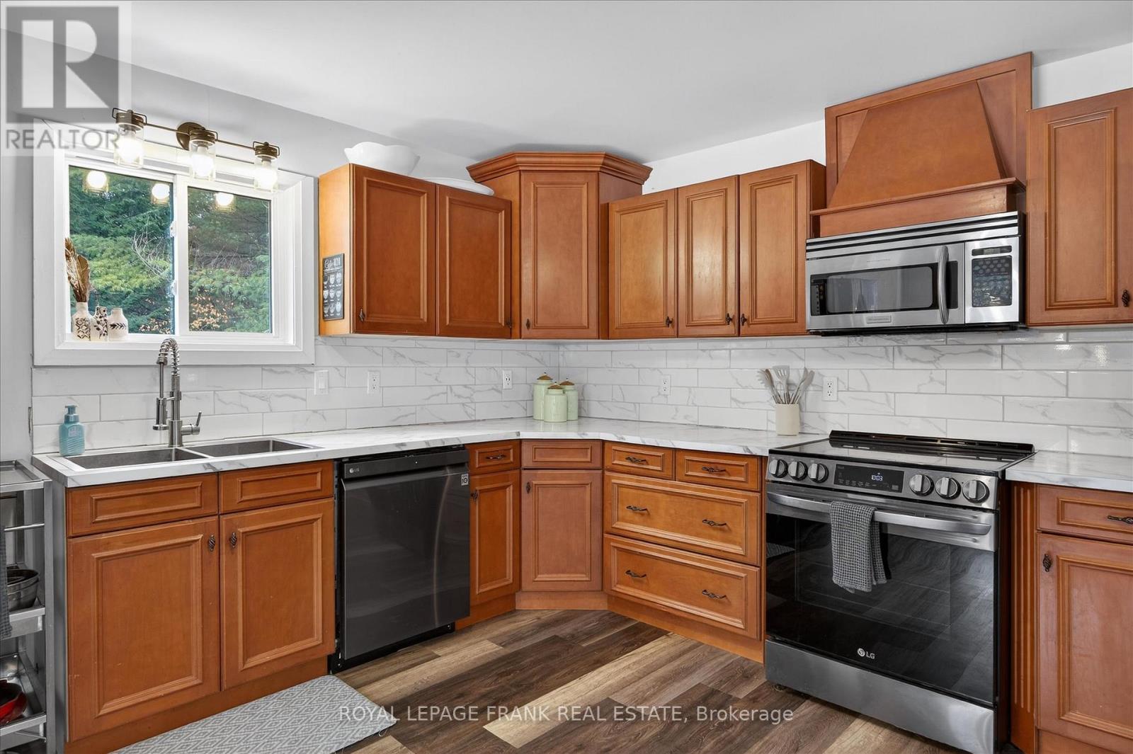 












177 FLINTON ROAD

,
Tweed (Elzevir (Twp)),




Ontario
K0K3J0

