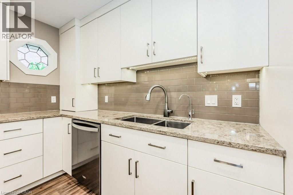 












219 CORRIE Crescent

,
Waterloo,




Ontario
N2L5W3

