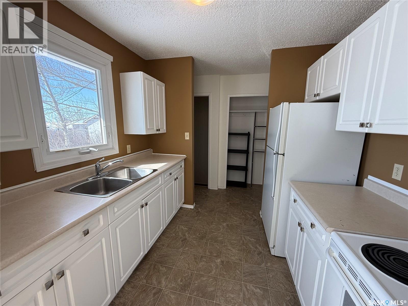 












970 Larson CRESCENT

,
Eston,




Saskatchewan
S0L1A0


