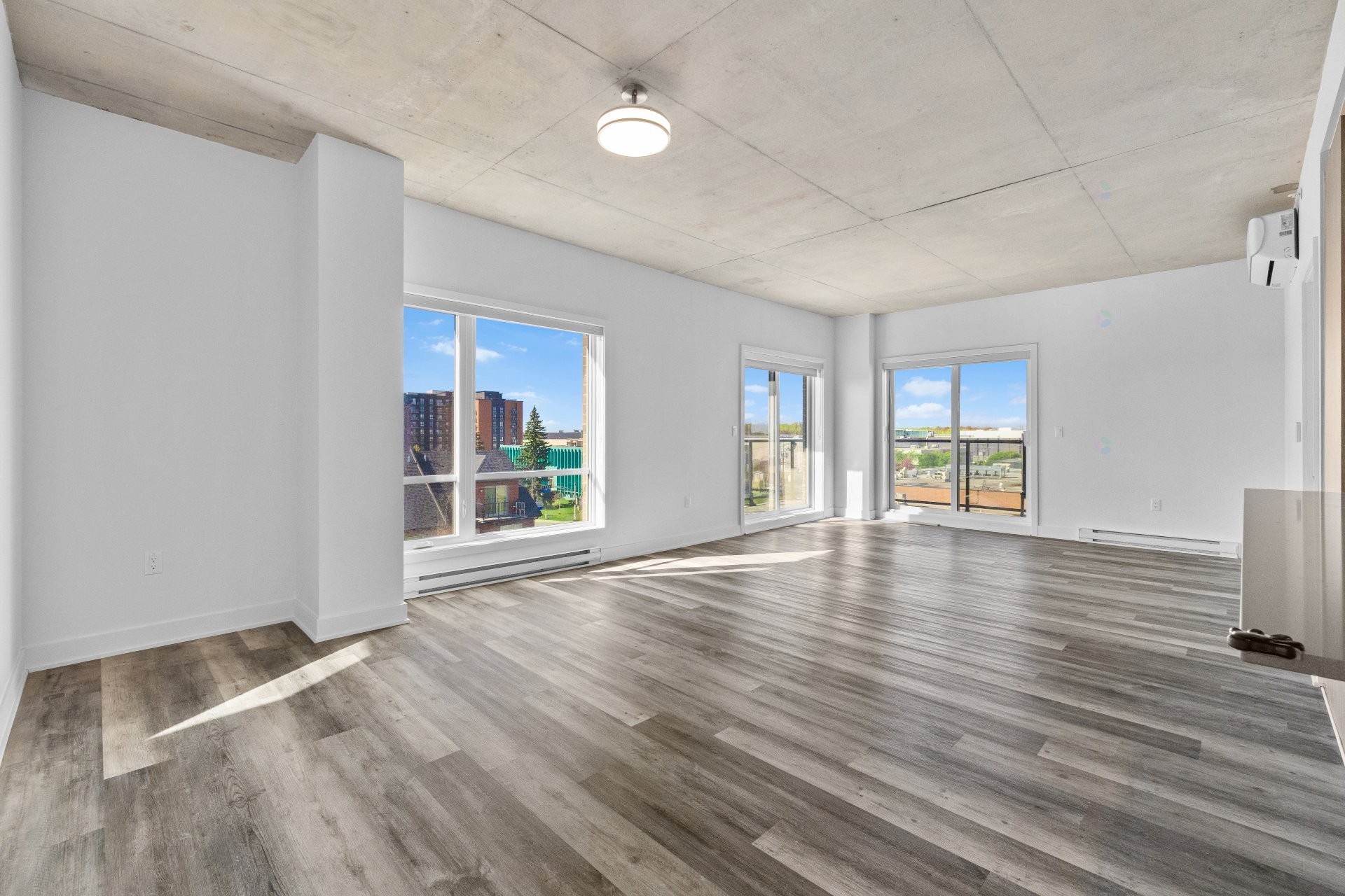 









250


Boul. Hymus

, 103,
Pointe-Claire,




QC
H9R0G6

