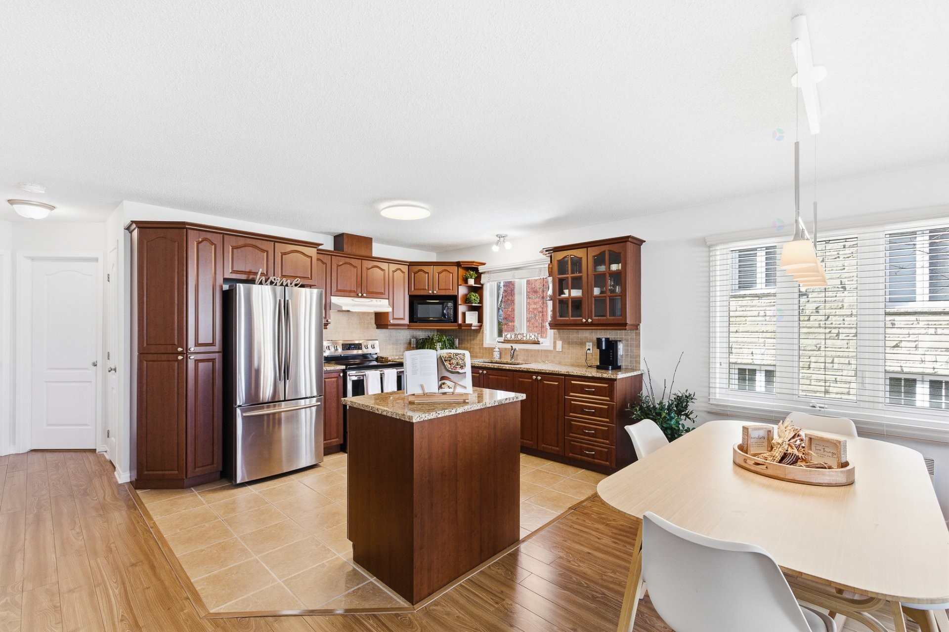 









849

 - 2


Boul. de la Cité

,
Gatineau (Gatineau),




QC
J8R0G6

