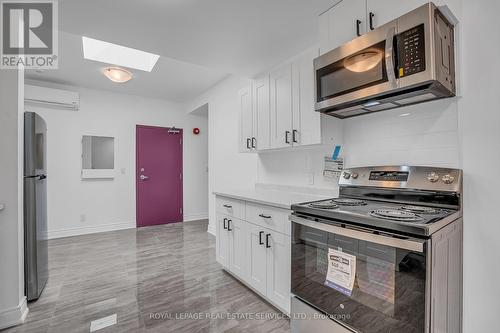 302 Kitchen too