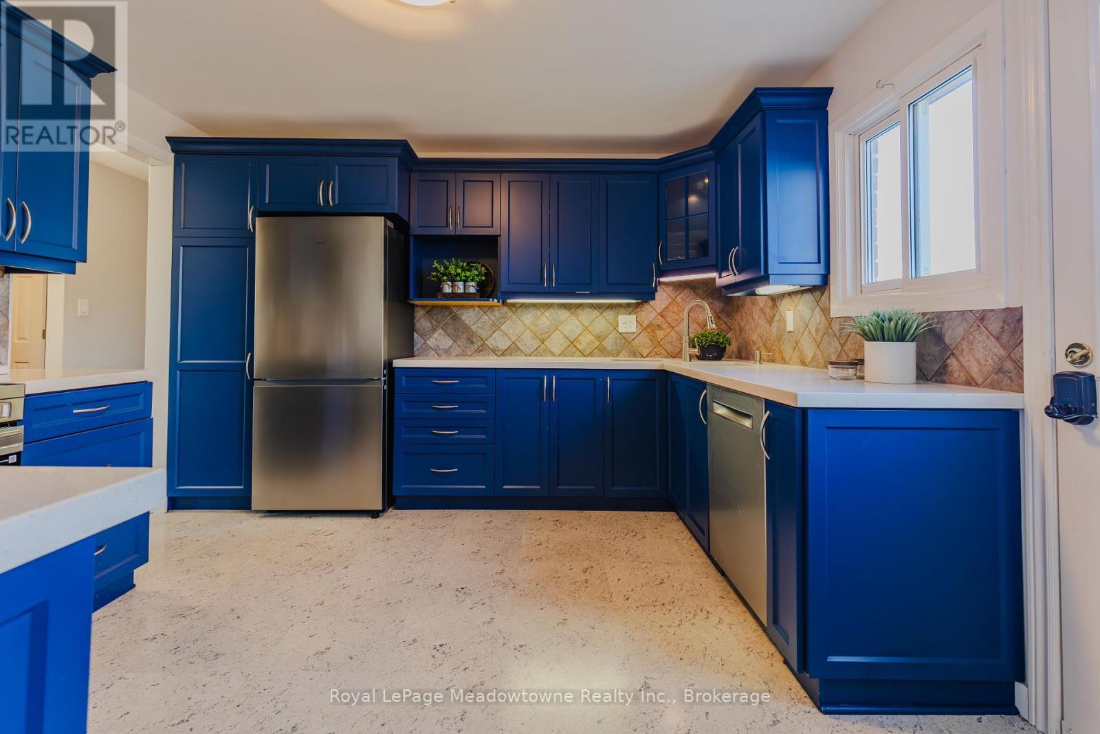 












740 ROBERTSON CRESCENT

,
Milton (TM Timberlea),




Ontario
L9T4W4

