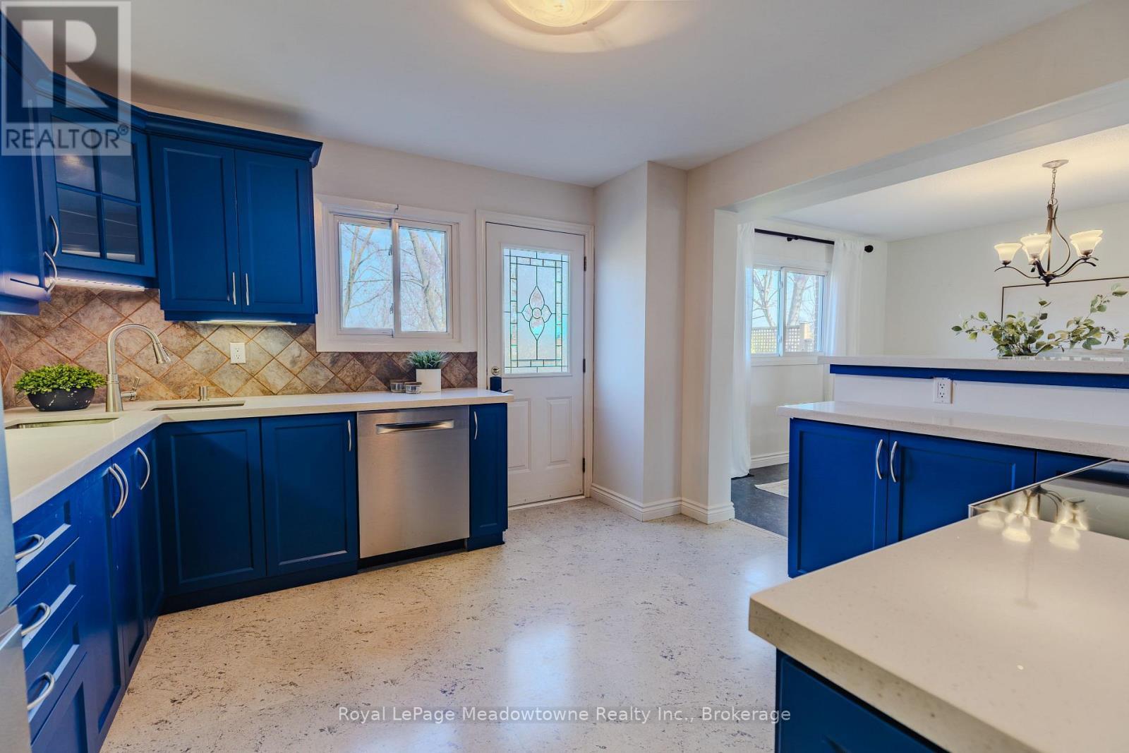 












740 ROBERTSON CRESCENT

,
Milton (TM Timberlea),




Ontario
L9T4W4

