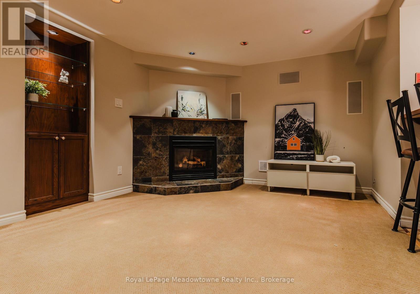 












740 ROBERTSON CRESCENT

,
Milton (TM Timberlea),




Ontario
L9T4W4

