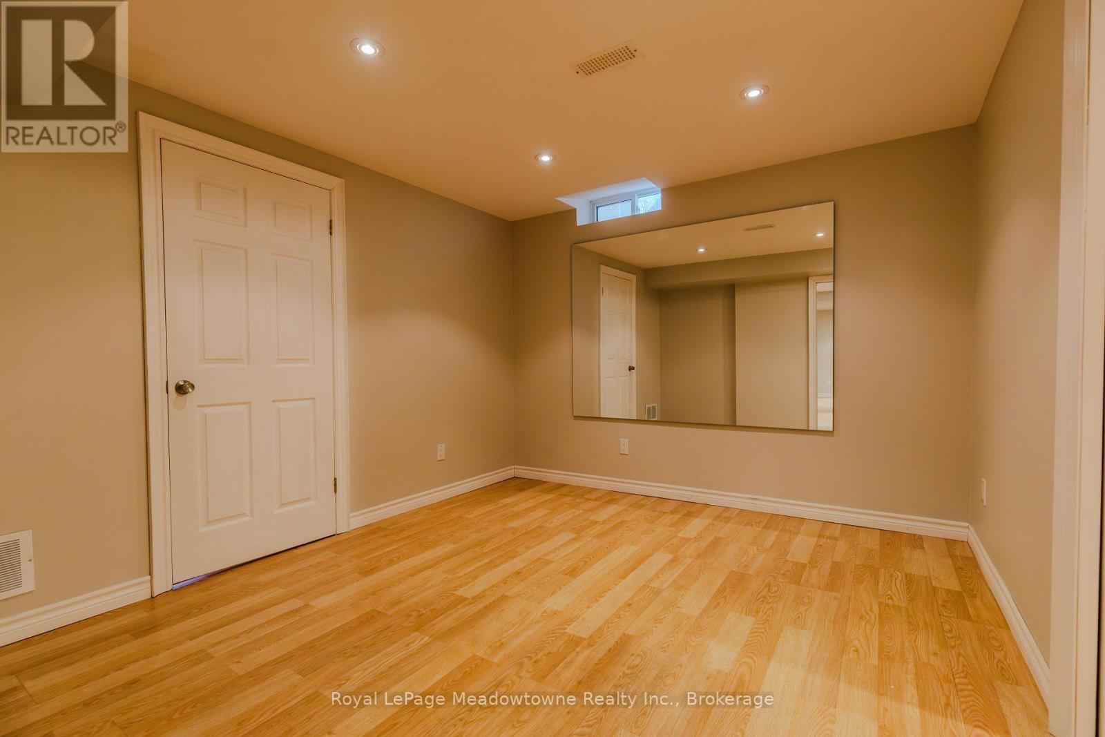 












740 ROBERTSON CRESCENT

,
Milton (TM Timberlea),




Ontario
L9T4W4

