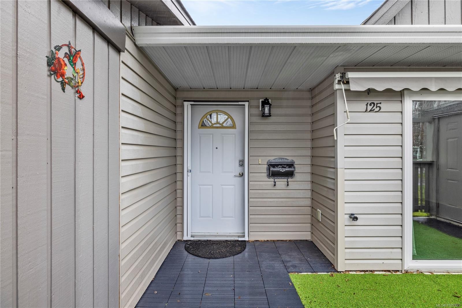 









2191


Murrelet

Dr, 125,
Comox,




BC
V9M 3Y1

