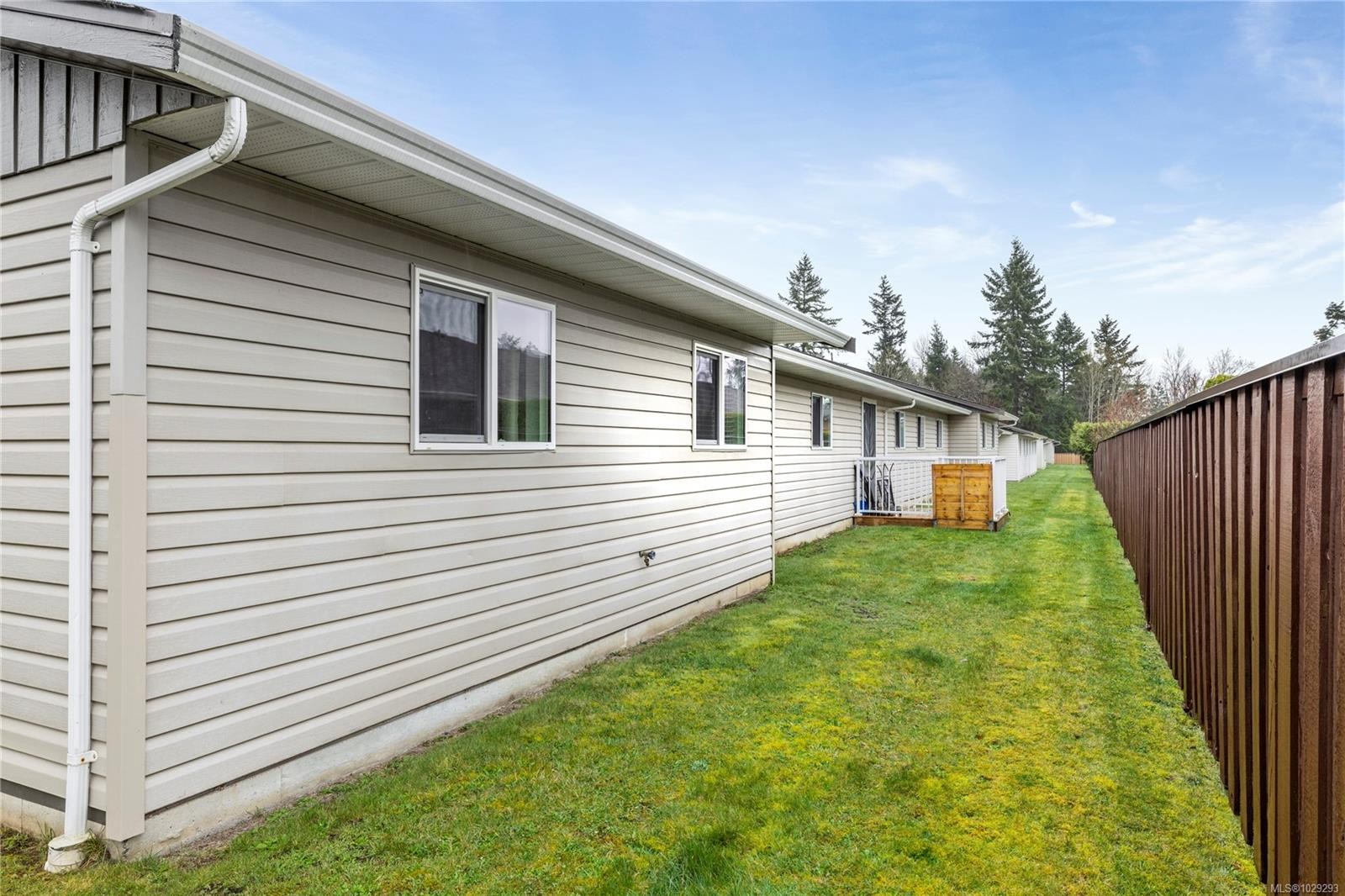 









2191


Murrelet

Dr, 125,
Comox,




BC
V9M 3Y1

