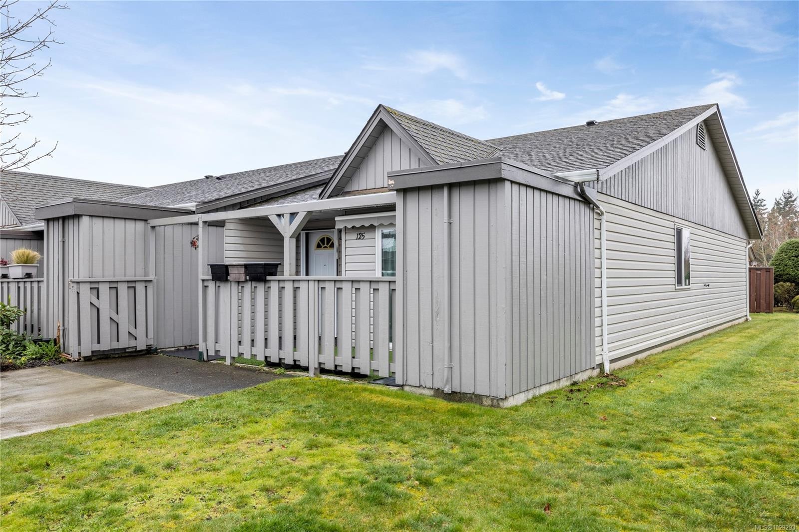 









2191


Murrelet

Dr, 125,
Comox,




BC
V9M 3Y1

