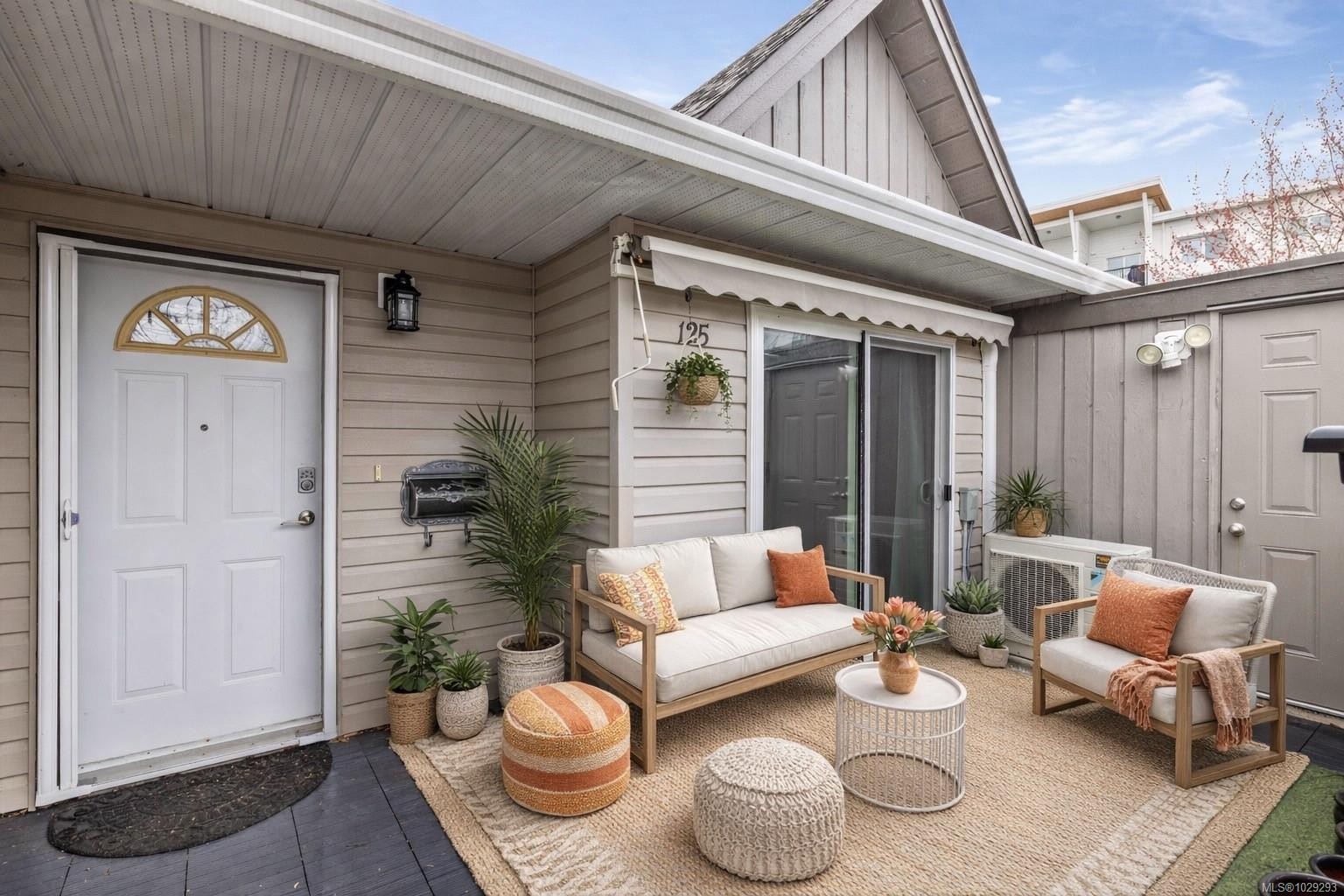 









2191


Murrelet

Dr, 125,
Comox,




BC
V9M 3Y1

