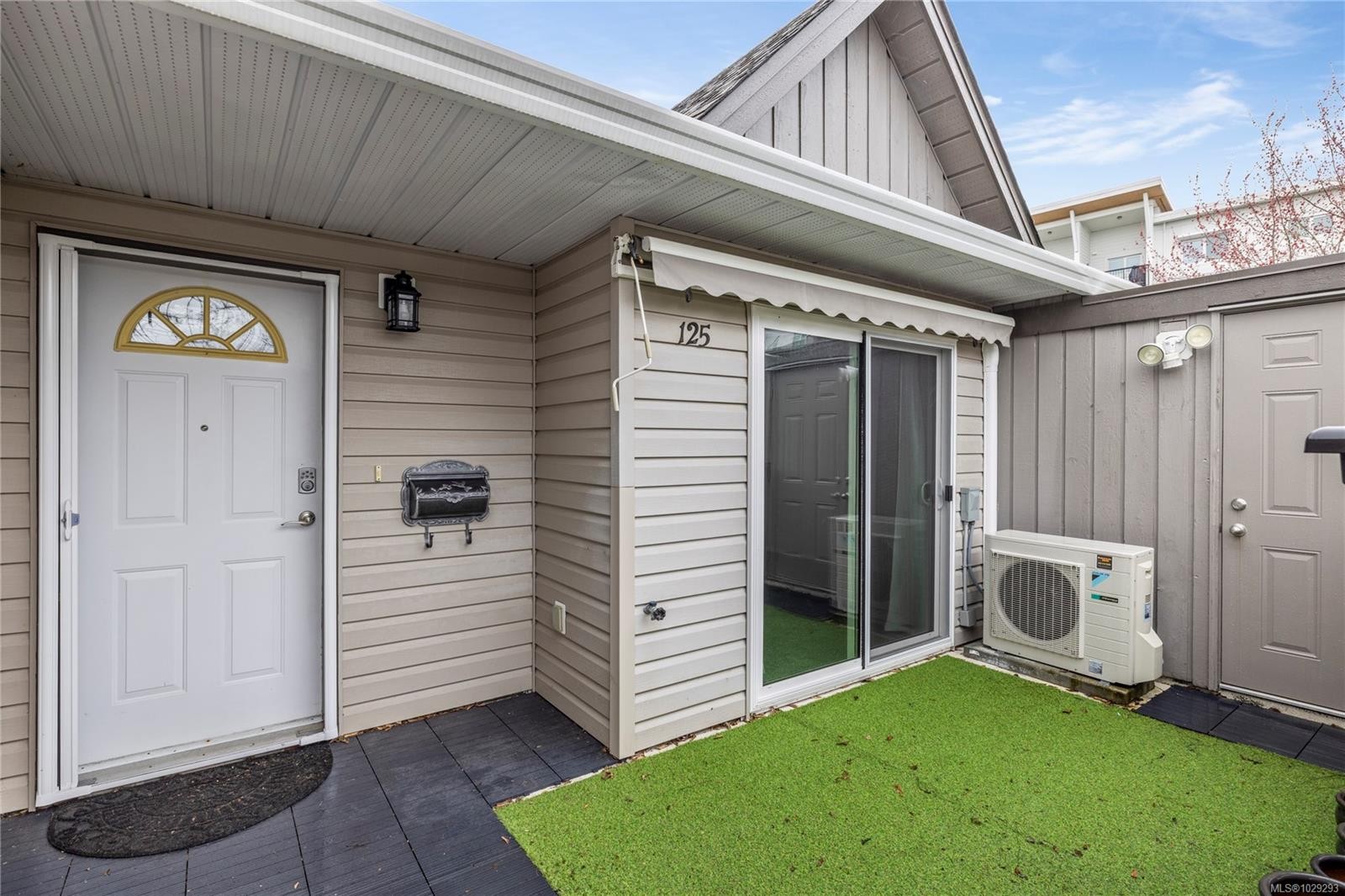 









2191


Murrelet

Dr, 125,
Comox,




BC
V9M 3Y1

