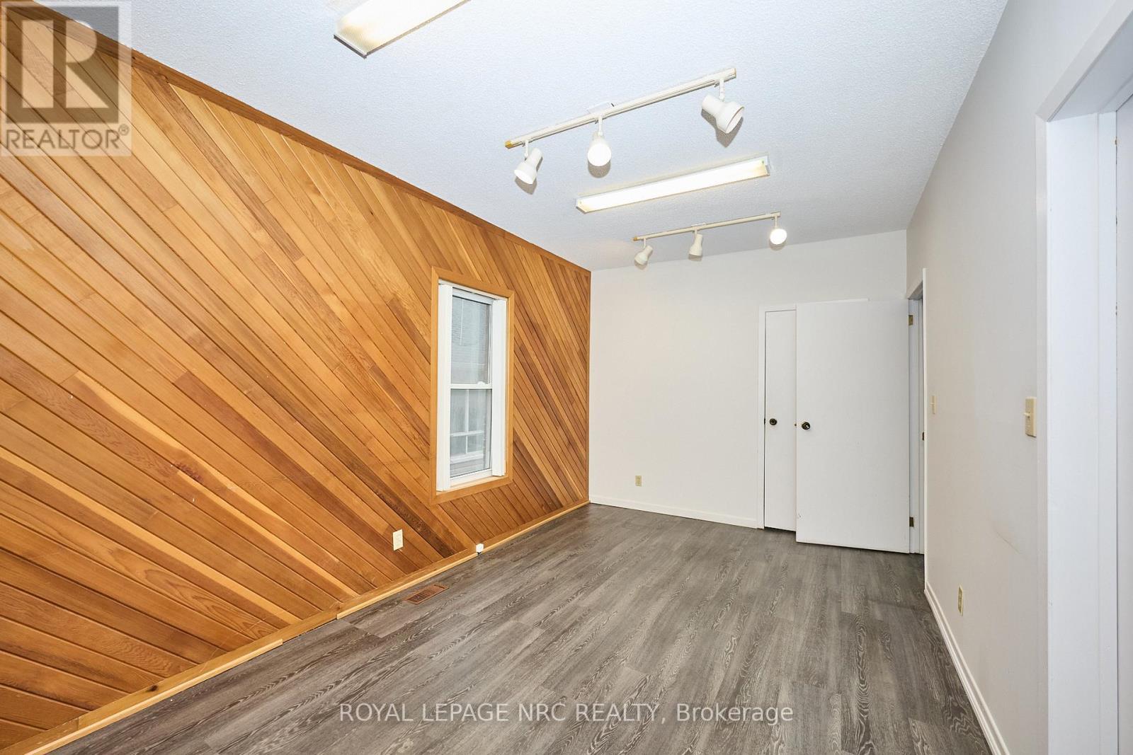 












8 CLARK STREET

,
St. Catharines (Downtown),




Ontario
L2R5G2

