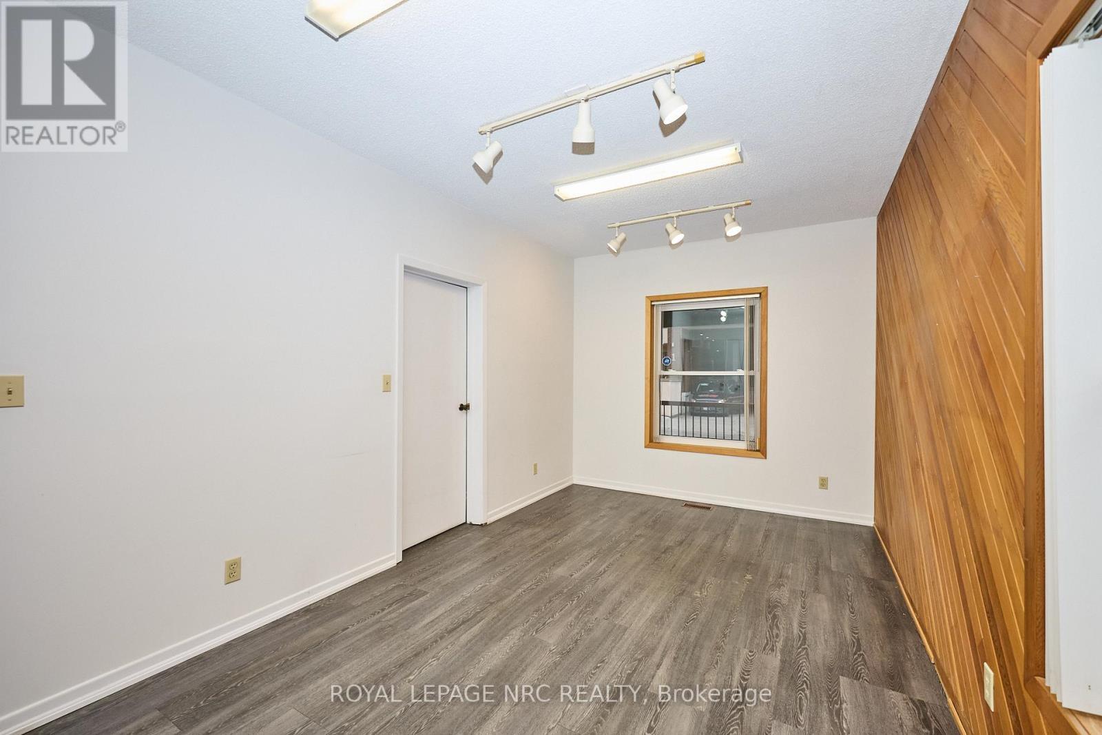 












8 CLARK STREET

,
St. Catharines (Downtown),




Ontario
L2R5G2

