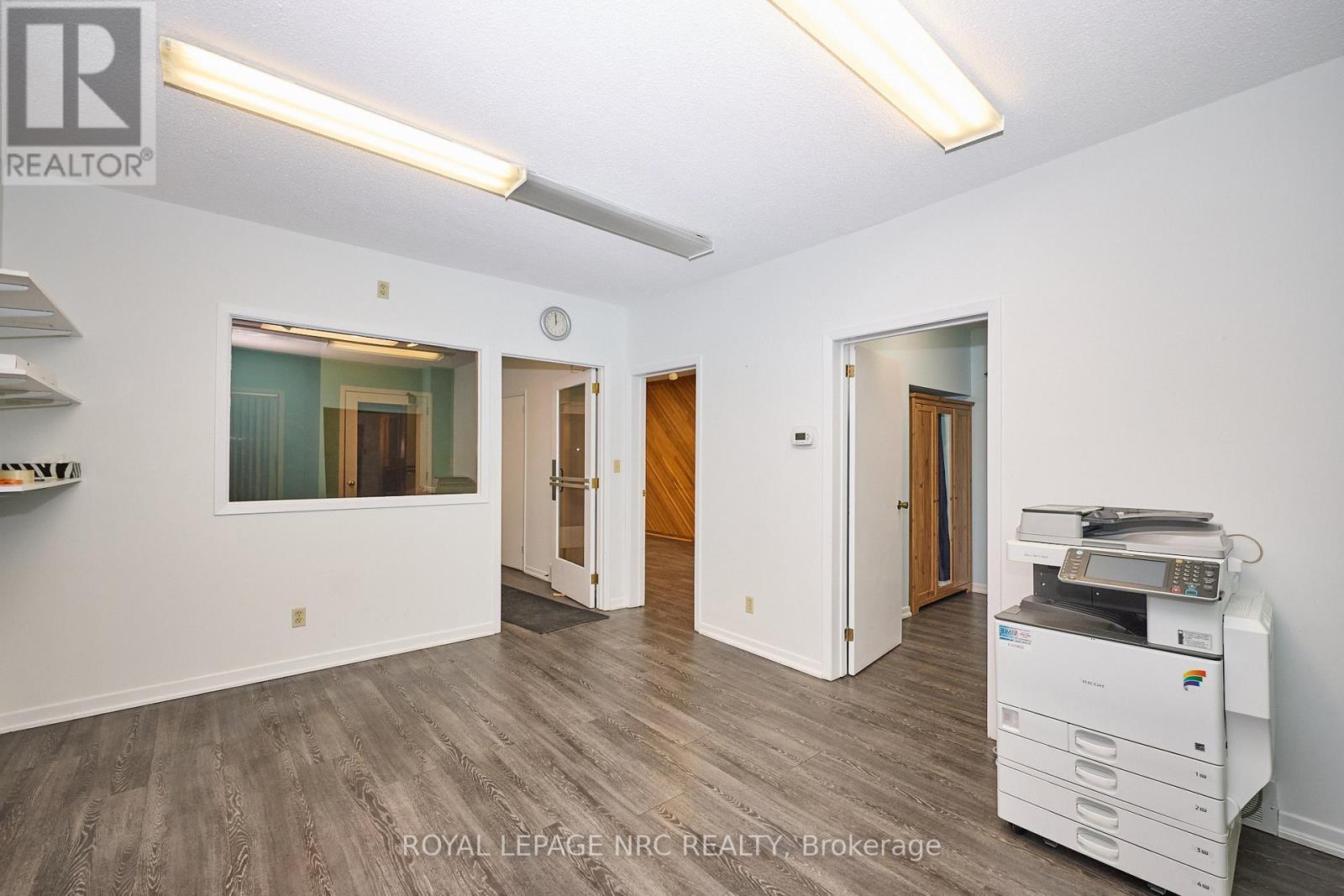 












8 CLARK STREET

,
St. Catharines (Downtown),




Ontario
L2R5G2

