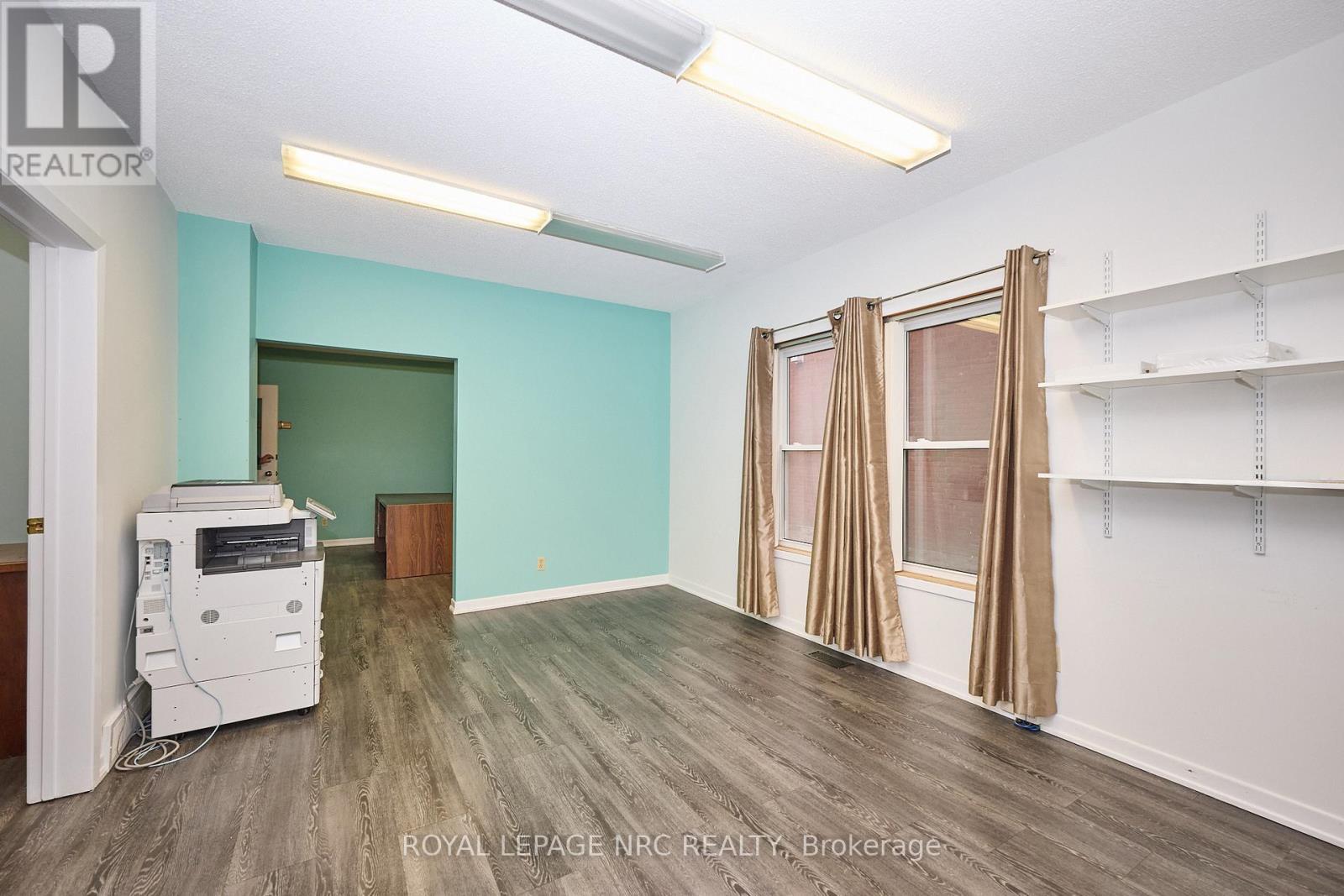 












8 CLARK STREET

,
St. Catharines (Downtown),




Ontario
L2R5G2

