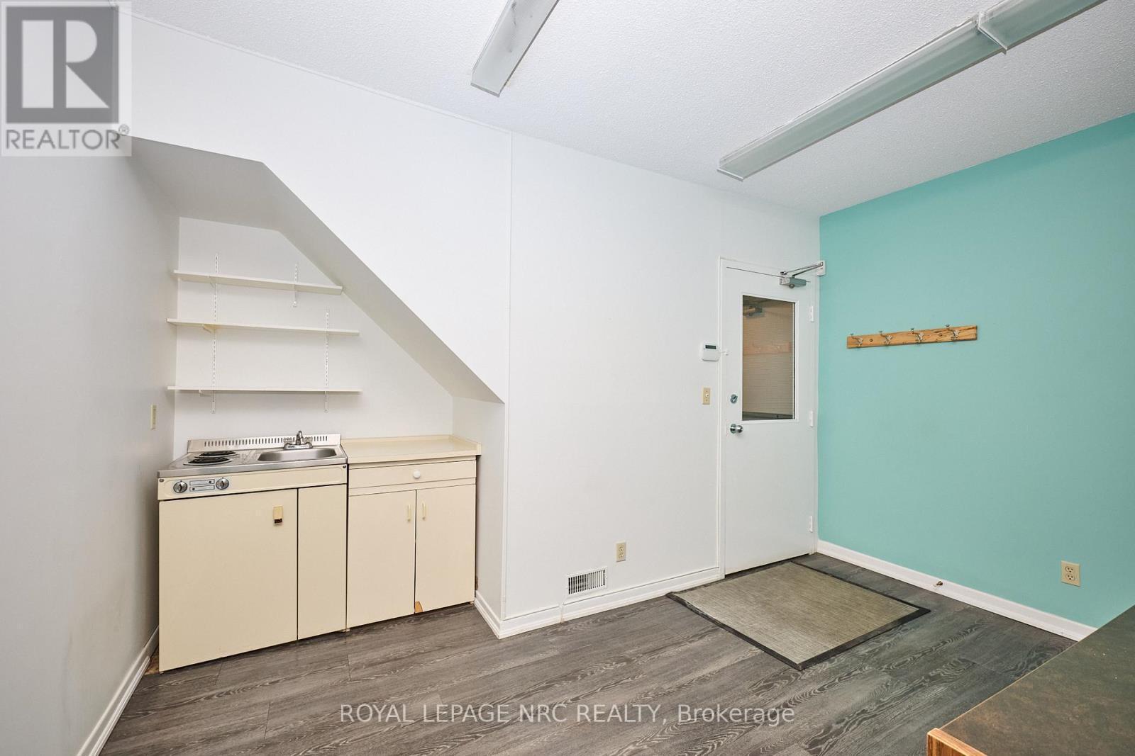 












8 CLARK STREET

,
St. Catharines (Downtown),




Ontario
L2R5G2

