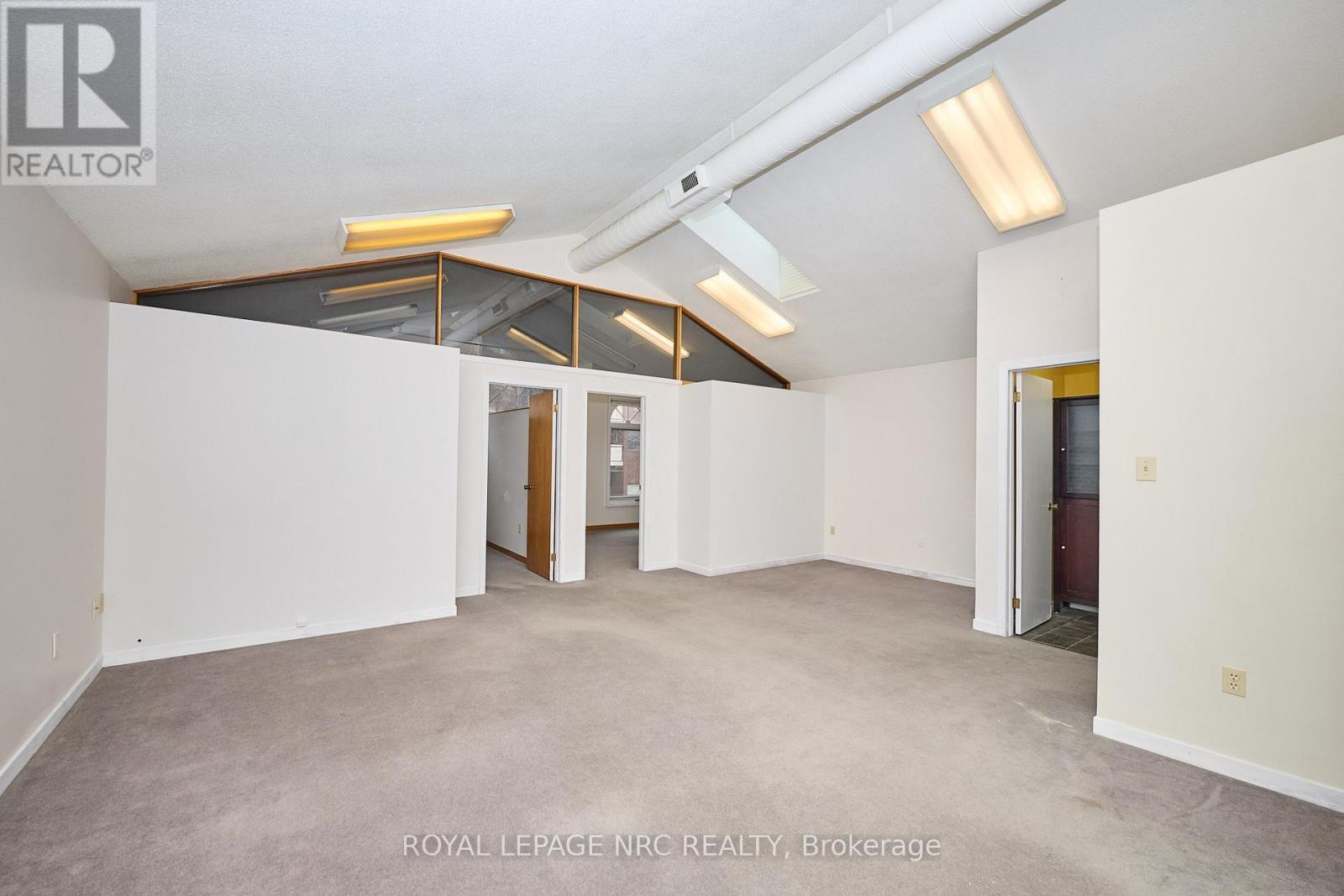 












8 CLARK STREET

,
St. Catharines (Downtown),




Ontario
L2R5G2

