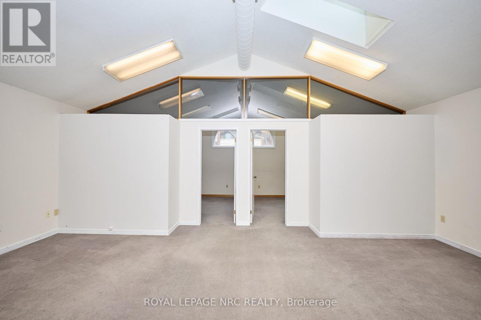 












8 CLARK STREET

,
St. Catharines (Downtown),




Ontario
L2R5G2

