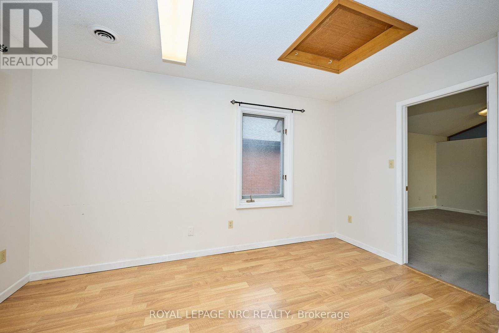 












8 CLARK STREET

,
St. Catharines (Downtown),




Ontario
L2R5G2

