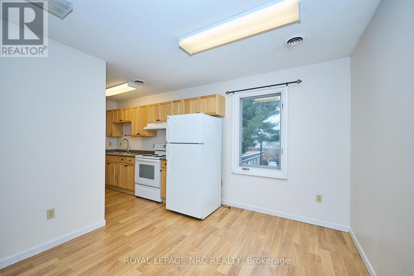 












8 CLARK STREET

,
St. Catharines (Downtown),




Ontario
L2R5G2

