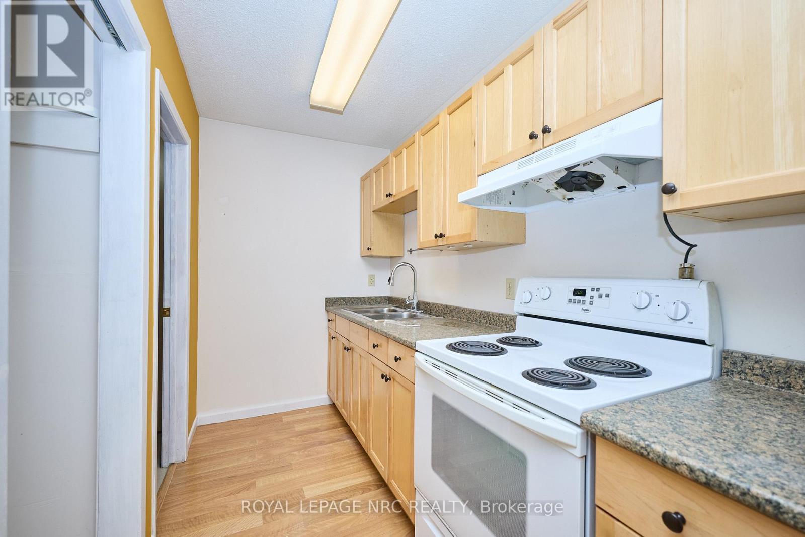 












8 CLARK STREET

,
St. Catharines (Downtown),




Ontario
L2R5G2

