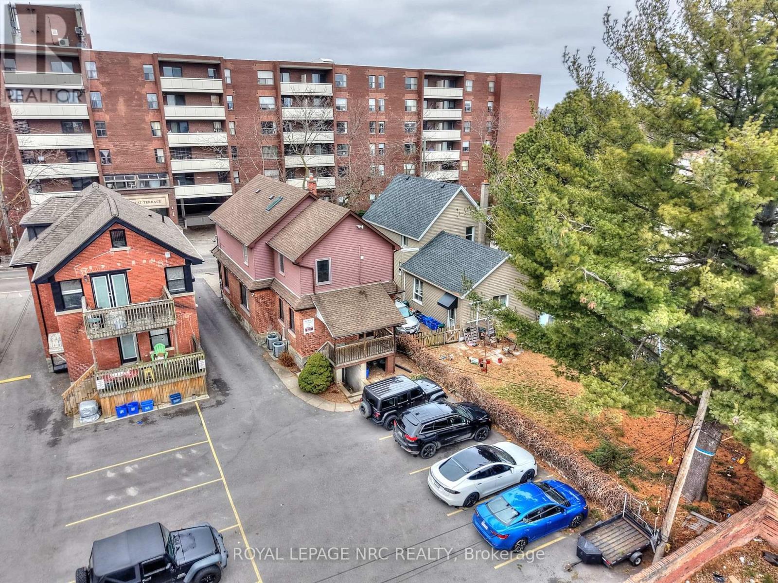 












8 CLARK STREET

,
St. Catharines (Downtown),




Ontario
L2R5G2

