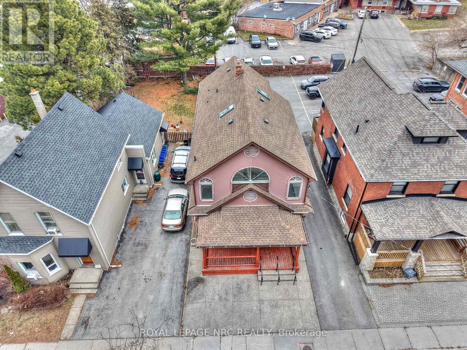 












8 CLARK STREET

,
St. Catharines (Downtown),




Ontario
L2R5G2

