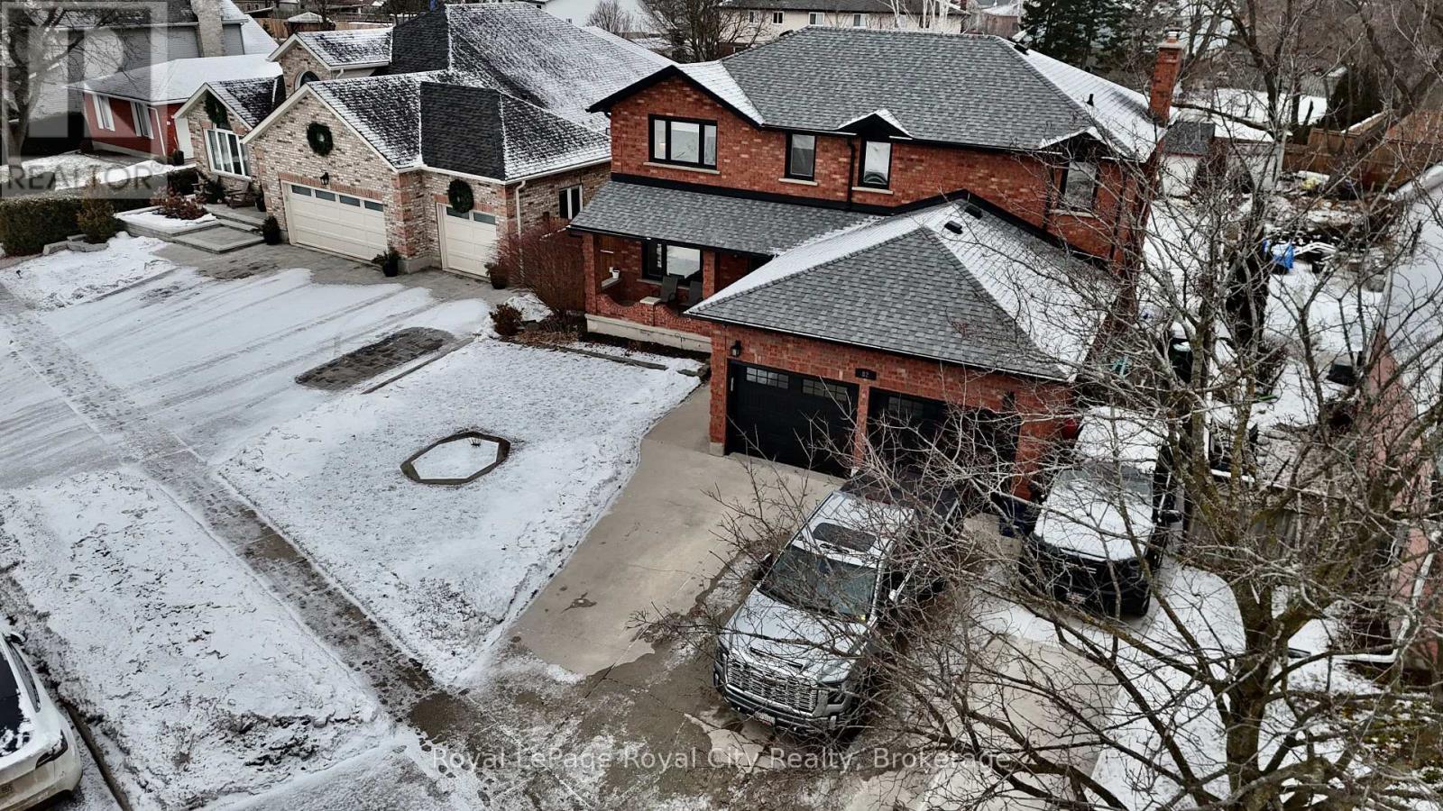 












82 GUNN AVENUE

,
Cambridge,




Ontario
N3C3J7

